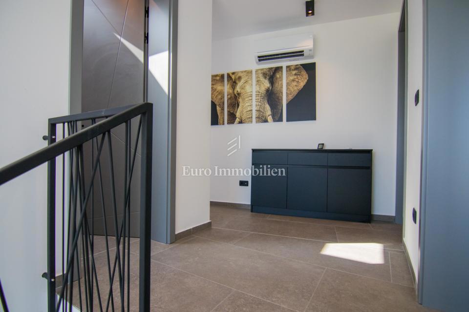 Nuova casa moderna - dintorni della citta di Krk