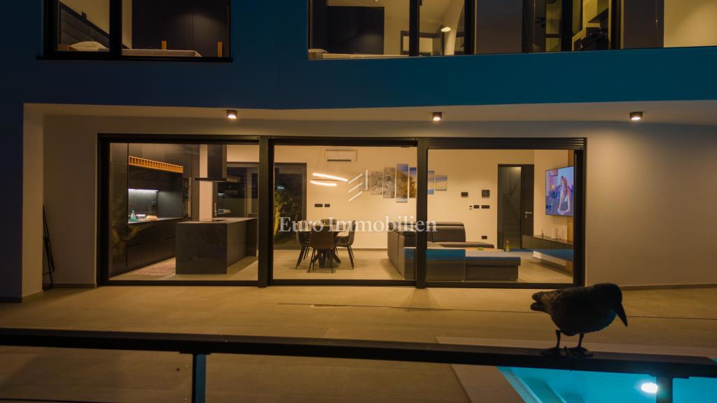 Nuova casa moderna - dintorni della citta di Krk