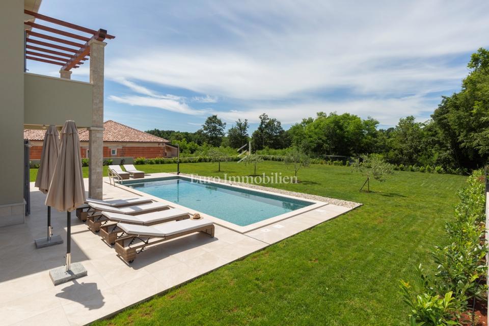 Casa con piscina, nuova costruzione vicino a Labin