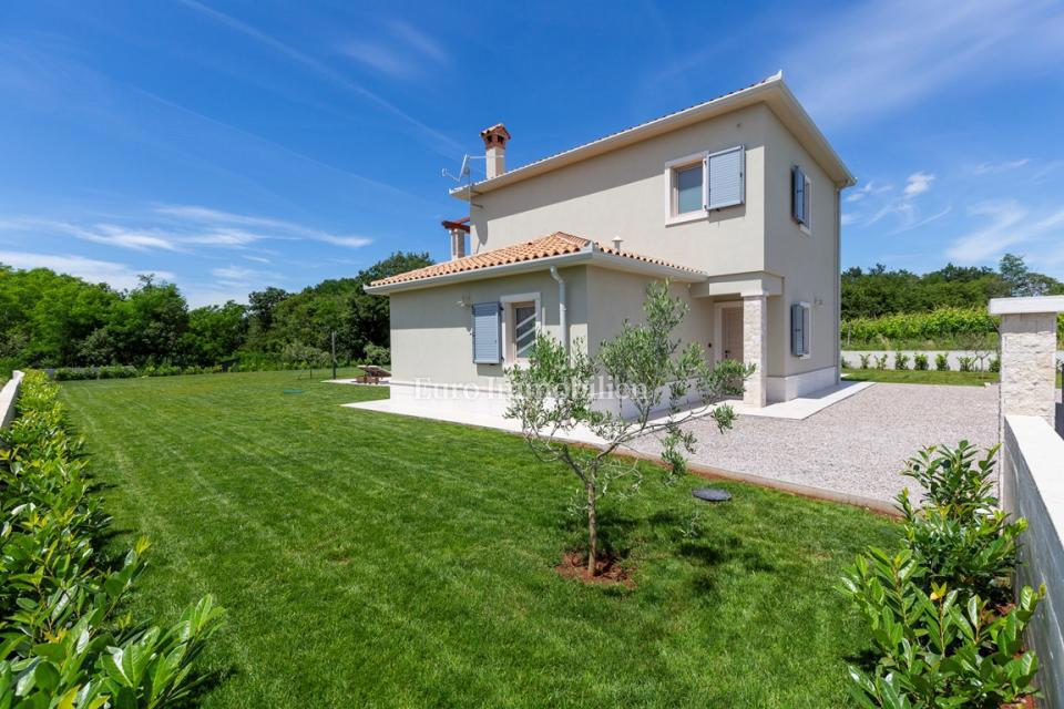 Casa con piscina, nuova costruzione vicino a Labin