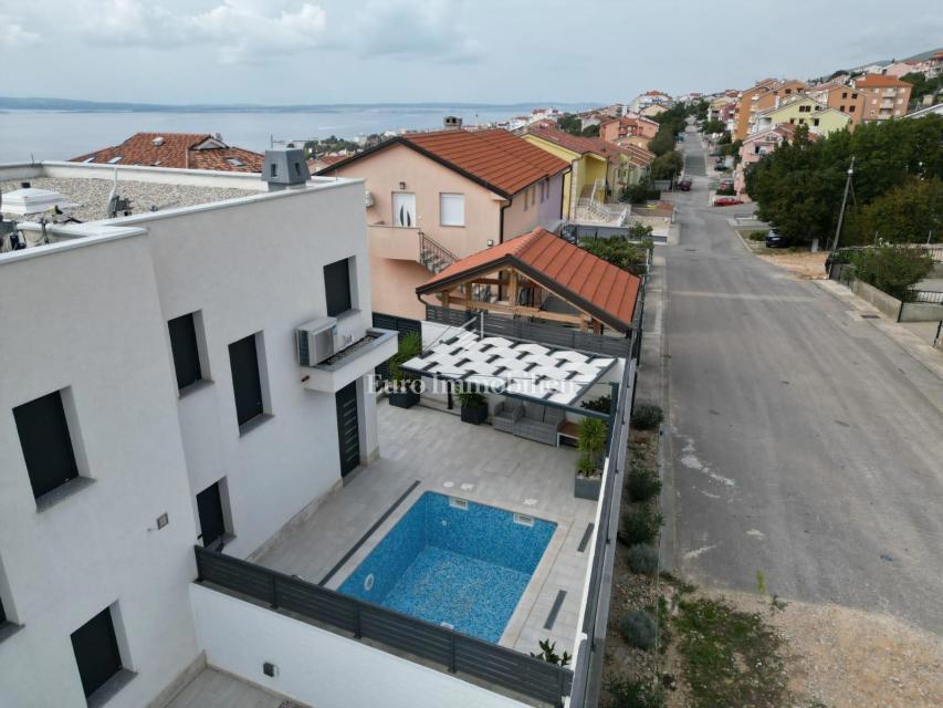 Crikvenica - casa bifamiliare con piscina