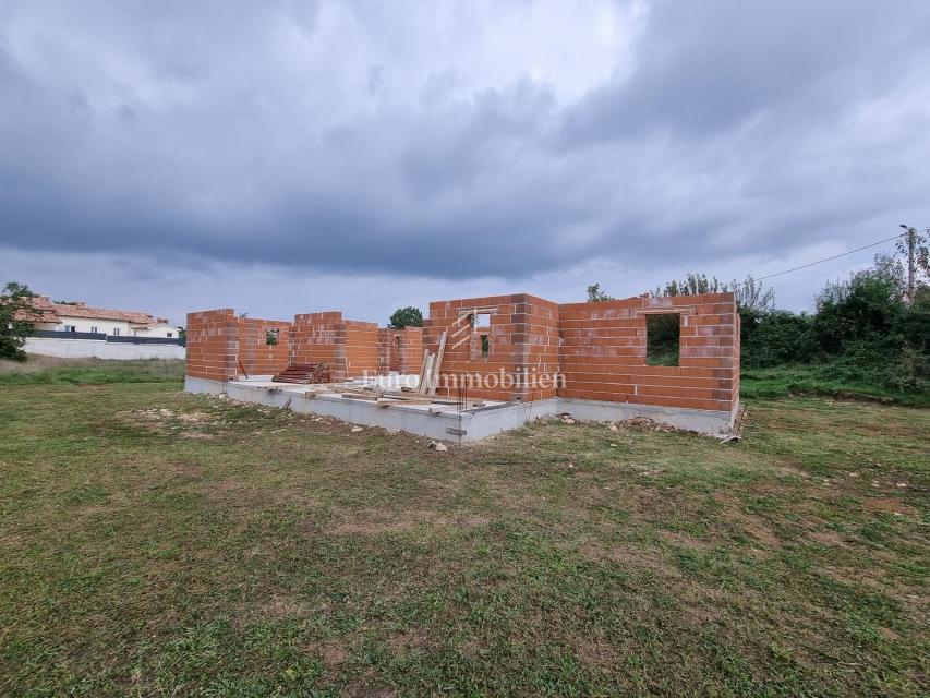 Casa moderna in costruzione, dintorni di Albona