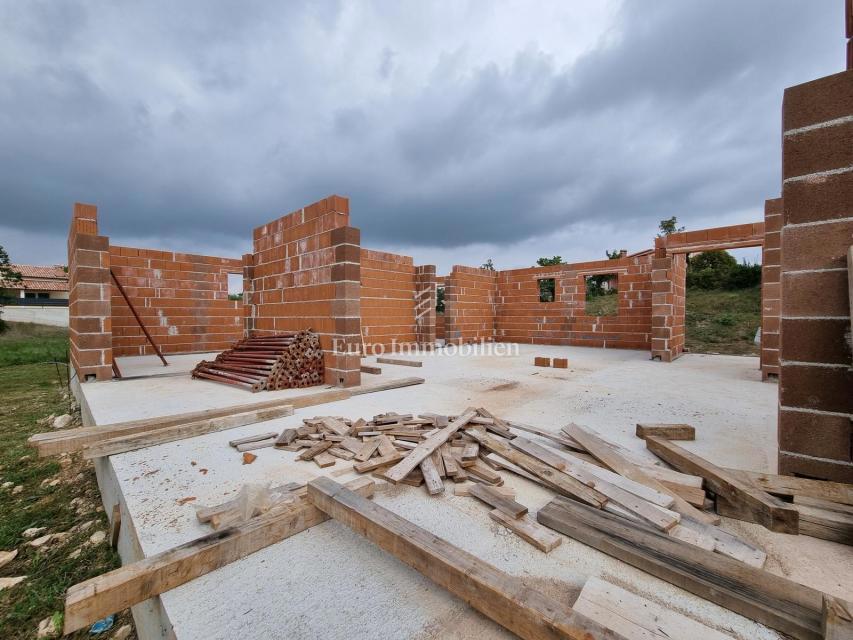 Casa moderna in costruzione, dintorni di Albona