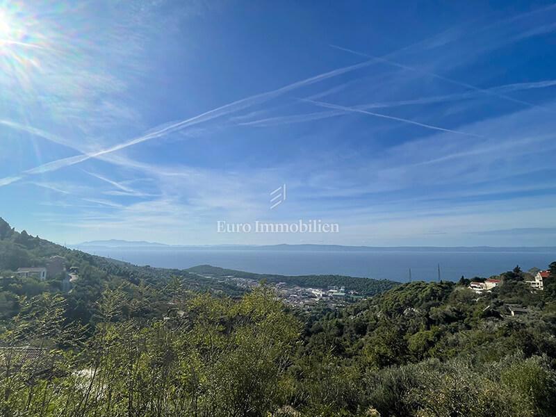 Villa con piscina e vista panoramica sul mare