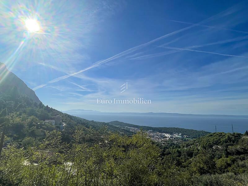 Villa con piscina e vista panoramica sul mare