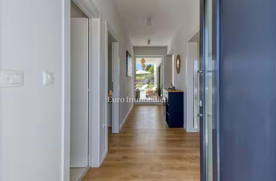 Nuova casa moderna con piscina - dintorni di Labin