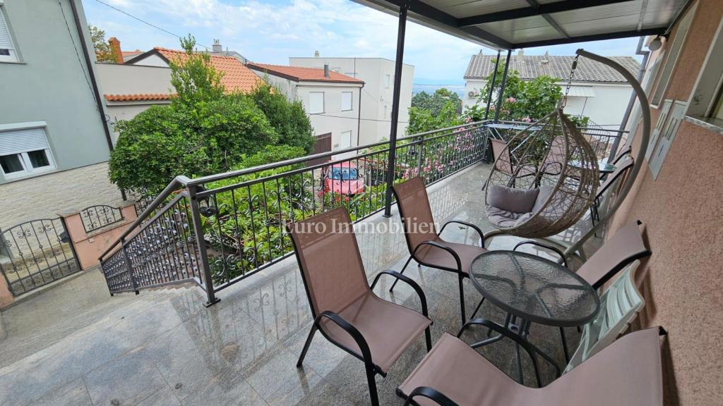 Selce casa con tre appartamenti e parcheggio
