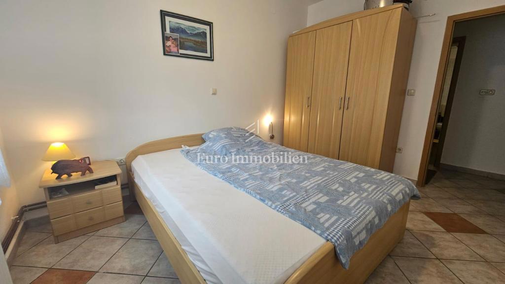Selce casa con tre appartamenti e parcheggio
