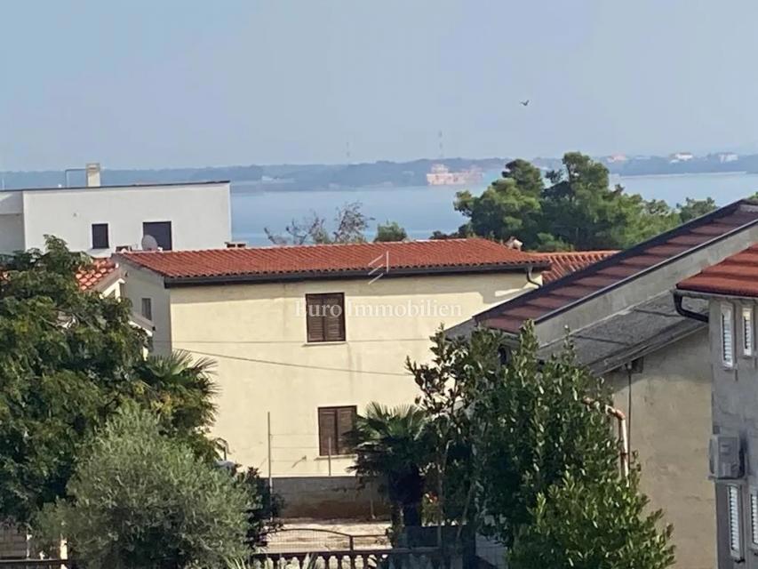 Casa con vista mare e 4 appartamenti