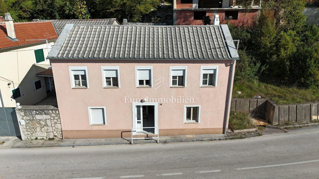 Casa con vista sul mare nell'entroterra di Crikvenica