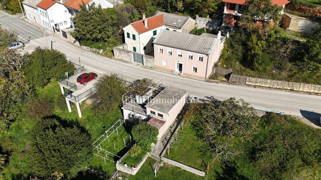 Casa con vista sul mare nell'entroterra di Crikvenica