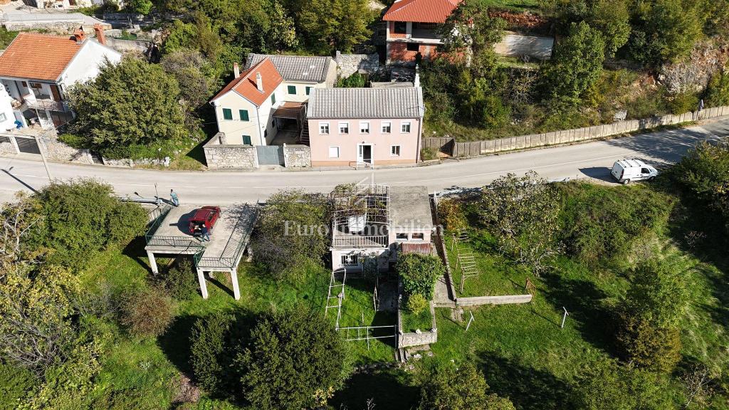 Casa con vista sul mare nell'entroterra di Crikvenica