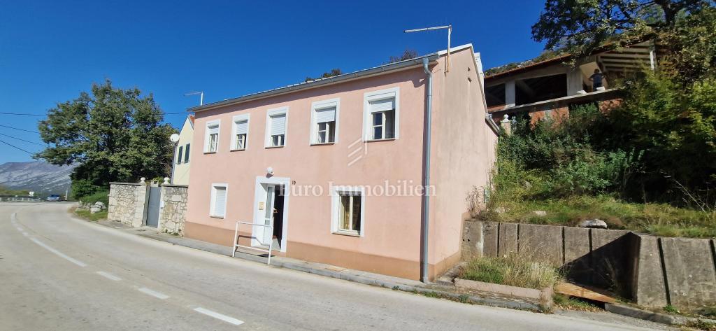 Casa con vista sul mare nell'entroterra di Crikvenica