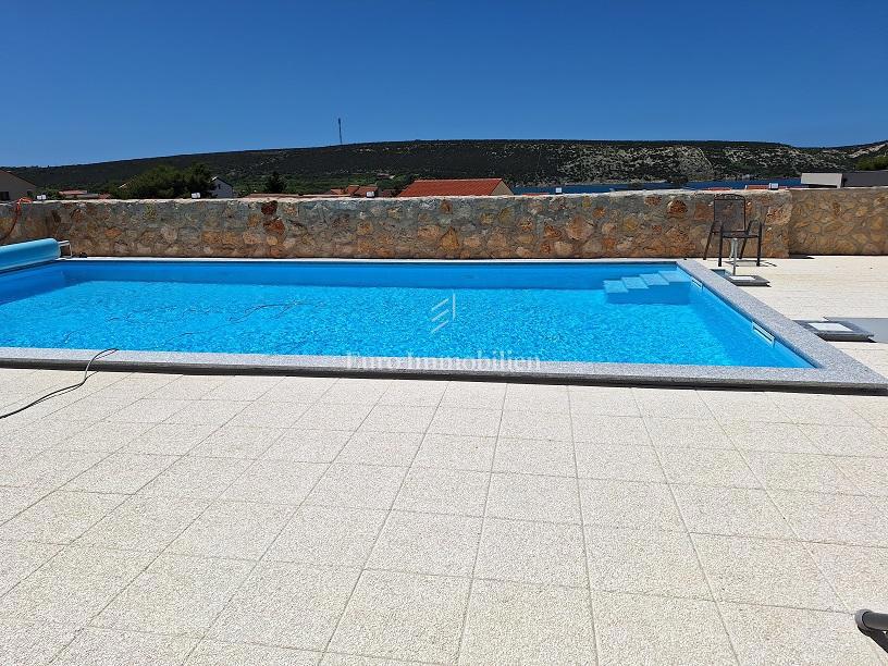 Casa con piscina e vista mare - Stara Novalja