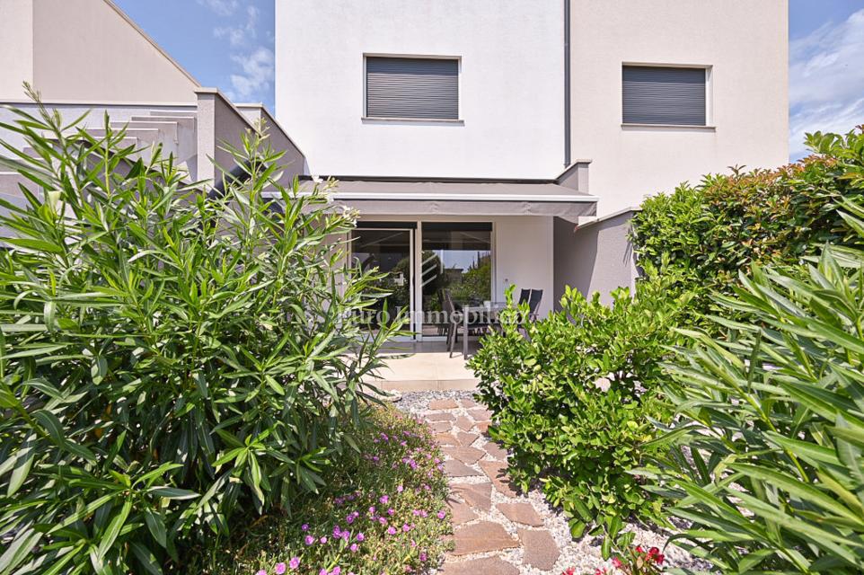 Casa con vista mare e giardino!