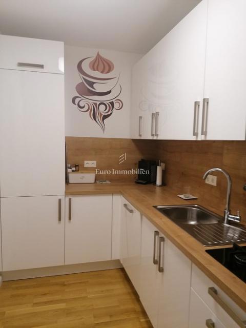 Pag - casa con 2 appartamenti