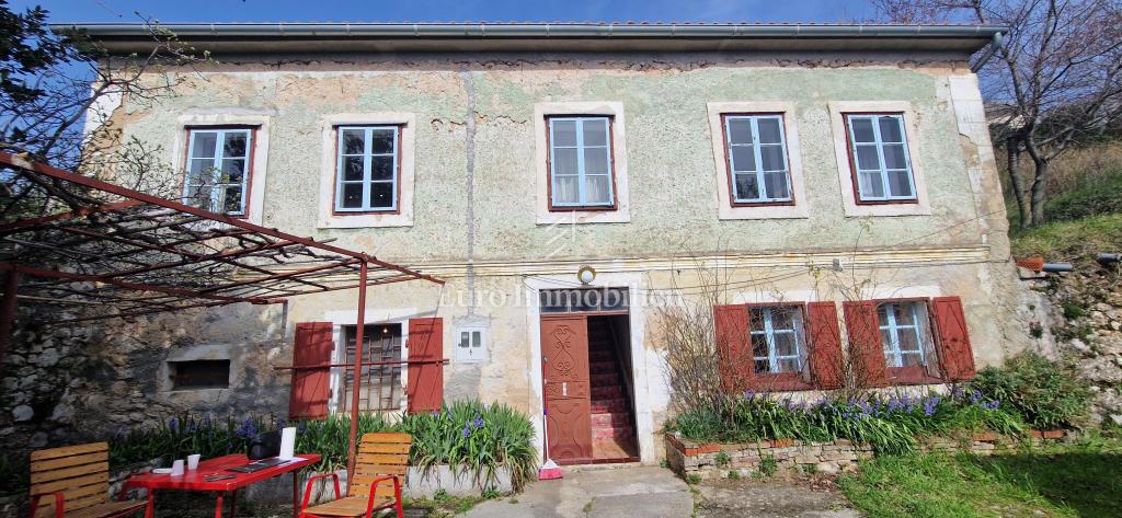 Bribir - due edifici residenziali da ristrutturare