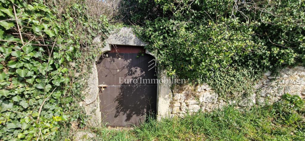 Bribir - due edifici residenziali da ristrutturare