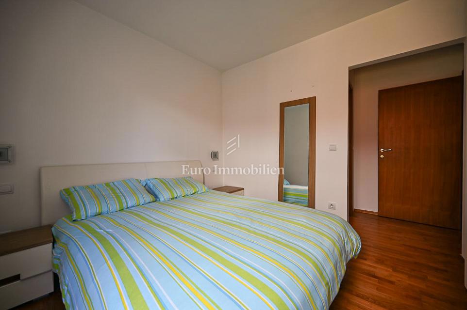 Cittanova - appartamento piano terra con piscina