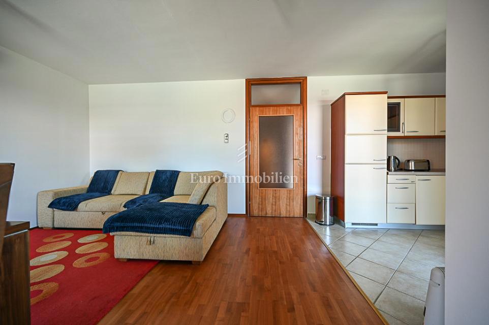 Cittanova - appartamento piano terra con piscina