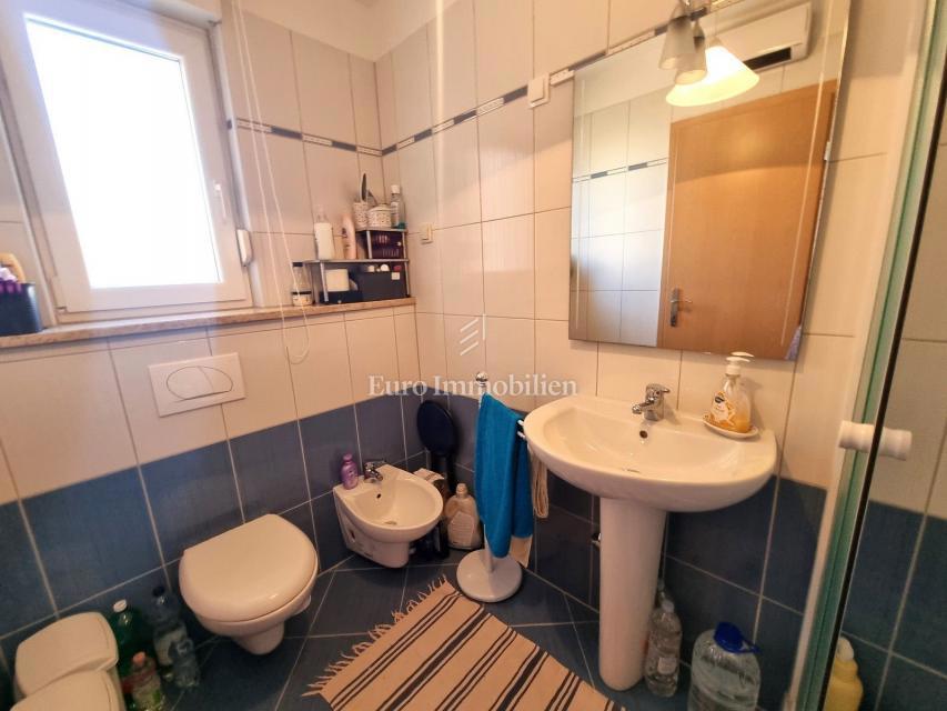 NOVIGRAD - appartamento al 1° piano con vista mare