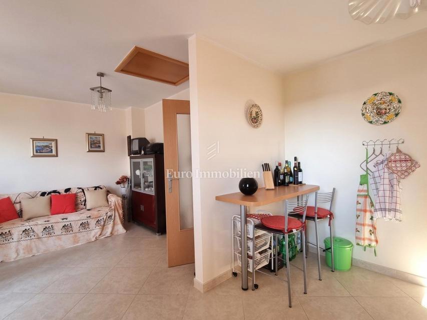 NOVIGRAD - appartamento al 1° piano con vista mare