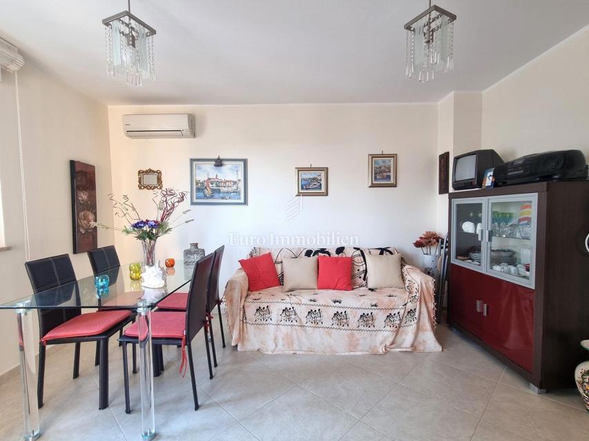 NOVIGRAD - appartamento al 1° piano con vista mare