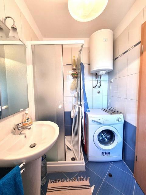 NOVIGRAD - appartamento al 1° piano con vista mare