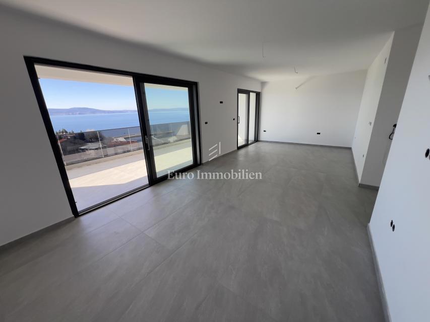 Klenovica - nuovo edificio sopra il mare