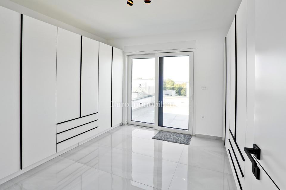 Villa moderna con vista mare - Malinska, isola di Krk