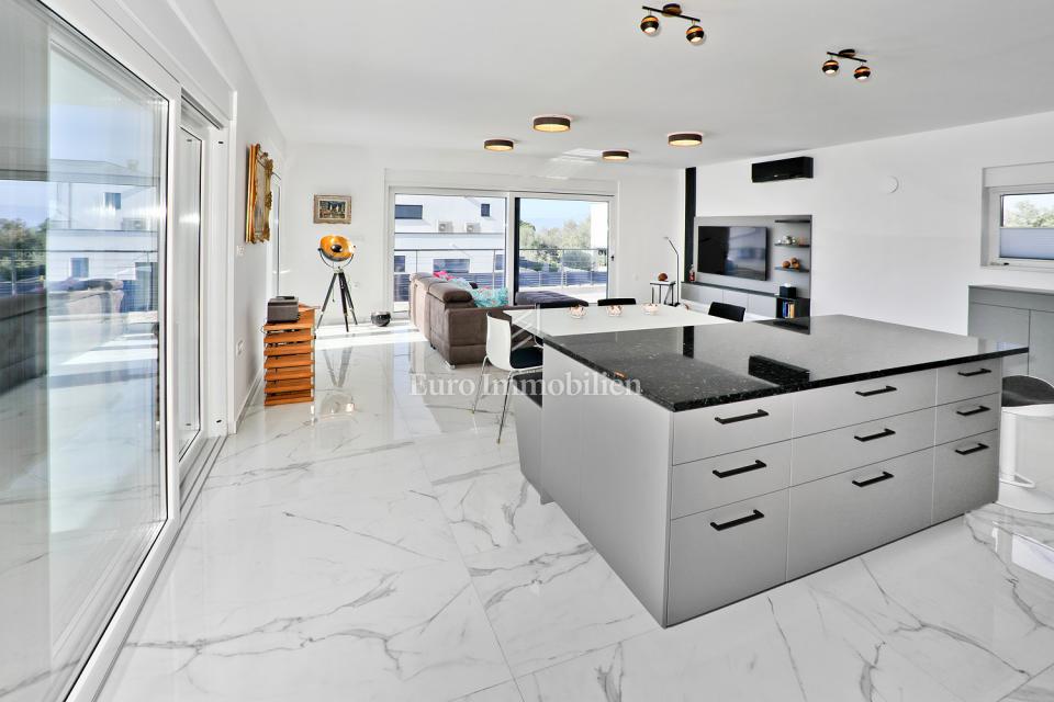 Villa moderna con vista mare - Malinska, isola di Krk