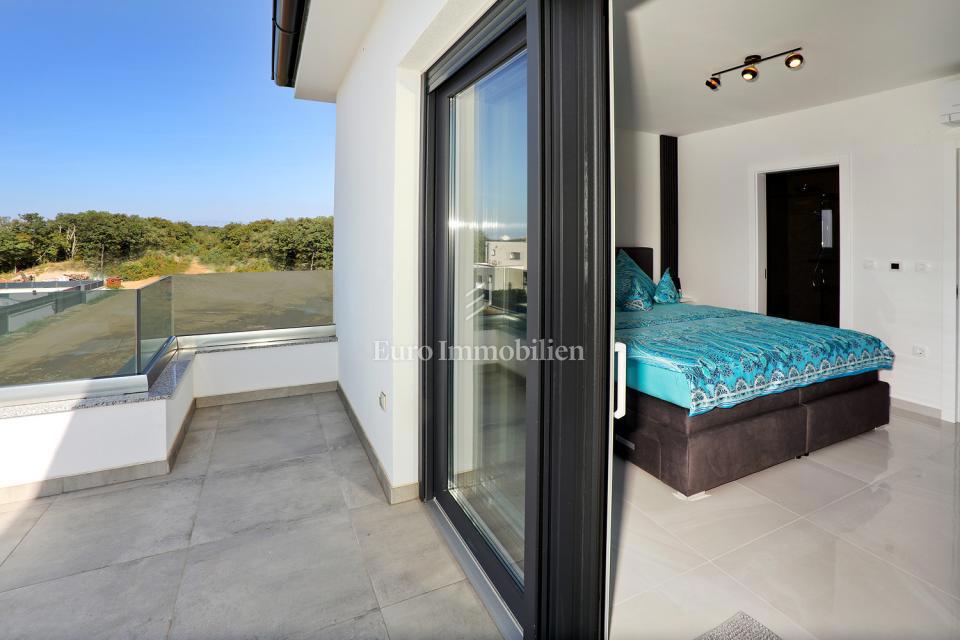 Villa moderna con vista mare - Malinska, isola di Krk