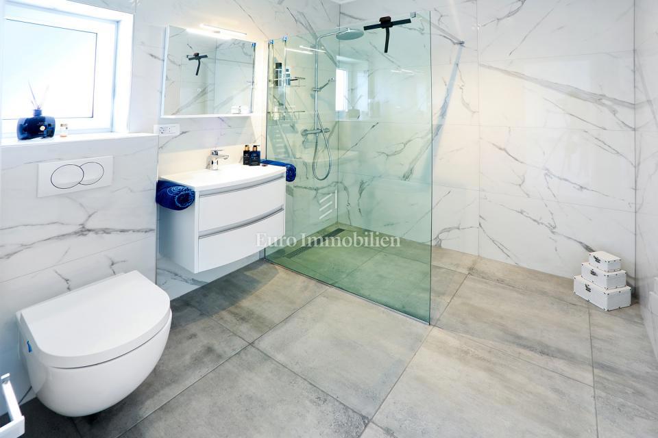 Villa moderna con vista mare - Malinska, isola di Krk