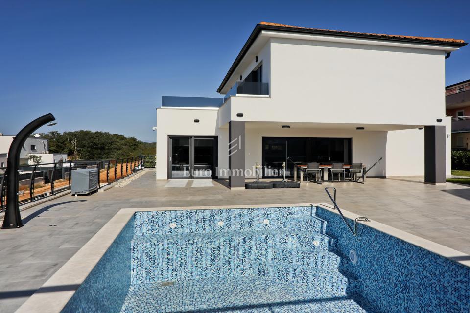 Villa moderna con vista mare - Malinska, isola di Krk