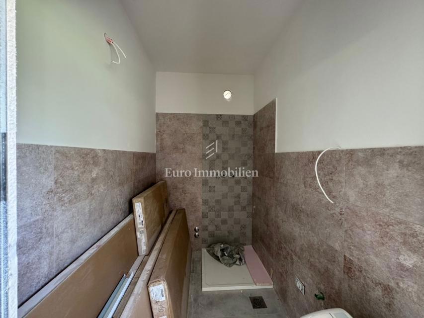 Labin - casa in posizione tranquilla