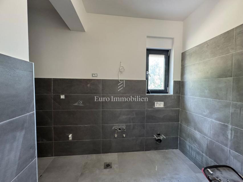 Labin - casa in posizione tranquilla