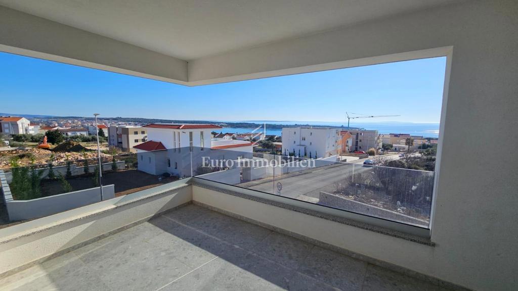 Novalja - nuovo edificio vicino al mare e al centro