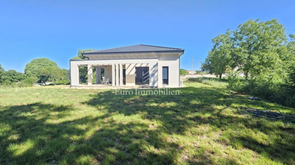 Casa a un piano - zona Parenzo e Baderna