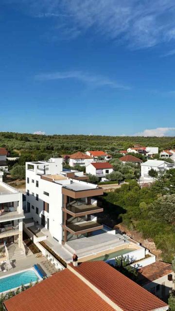 Zara, dintorni - nuovo edificio vicino al mare