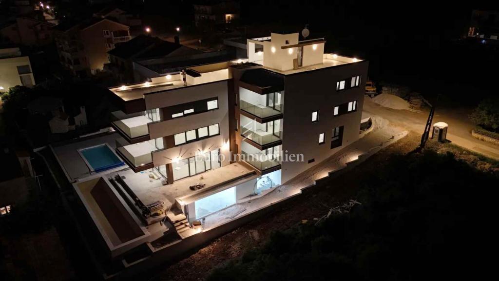 Zara, dintorni - nuovo edificio vicino al mare