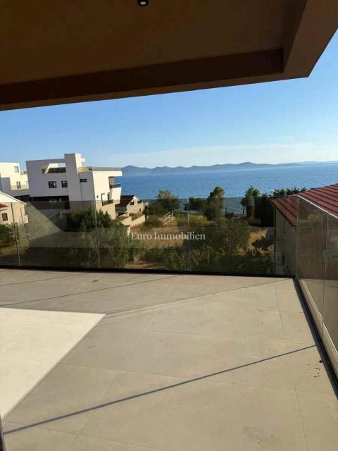 Zara, dintorni - nuovo edificio vicino al mare