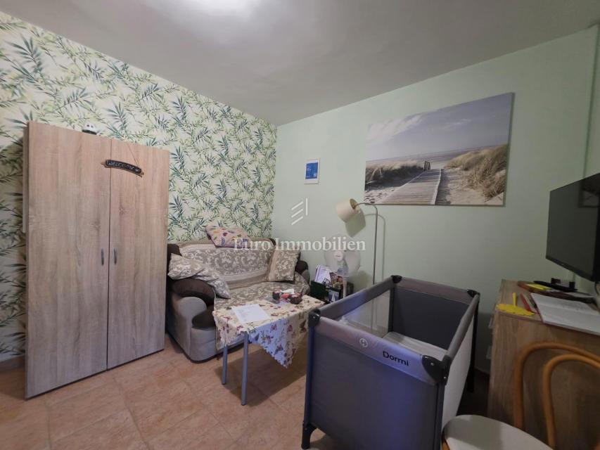 Novi Vinodolski - casa con 3 unità abitative