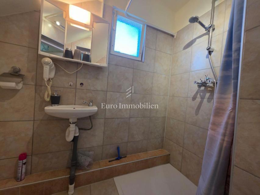 Novi Vinodolski - casa con 3 unità abitative