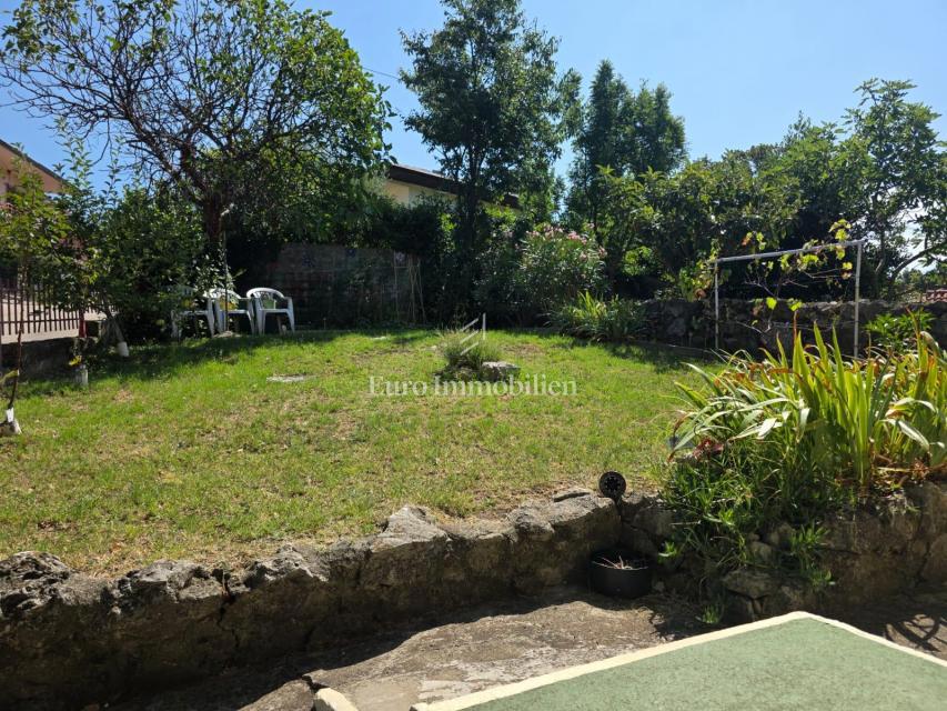 Novi Vinodolski - casa con 3 unità abitative