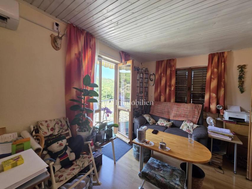 Novi Vinodolski - casa con 3 unità abitative