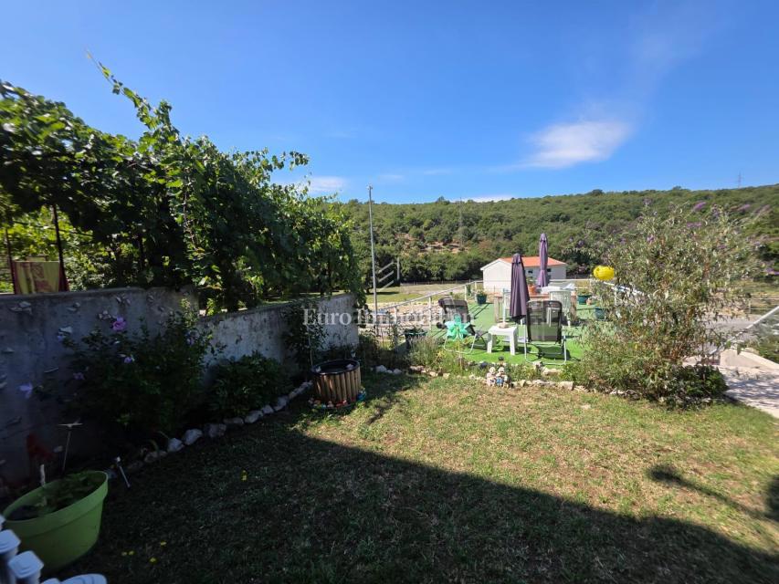 Novi Vinodolski - casa con 3 unità abitative