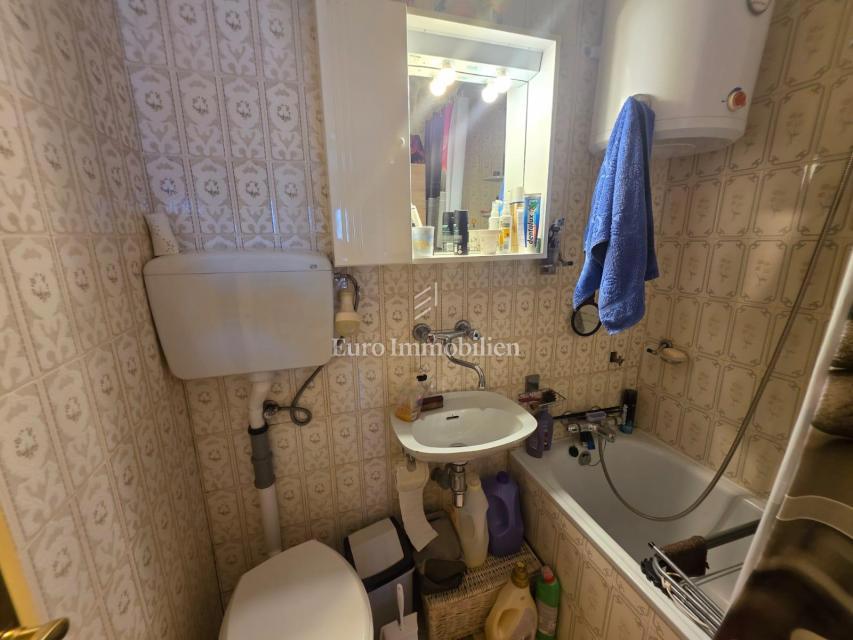 Novi Vinodolski - casa con 3 unità abitative