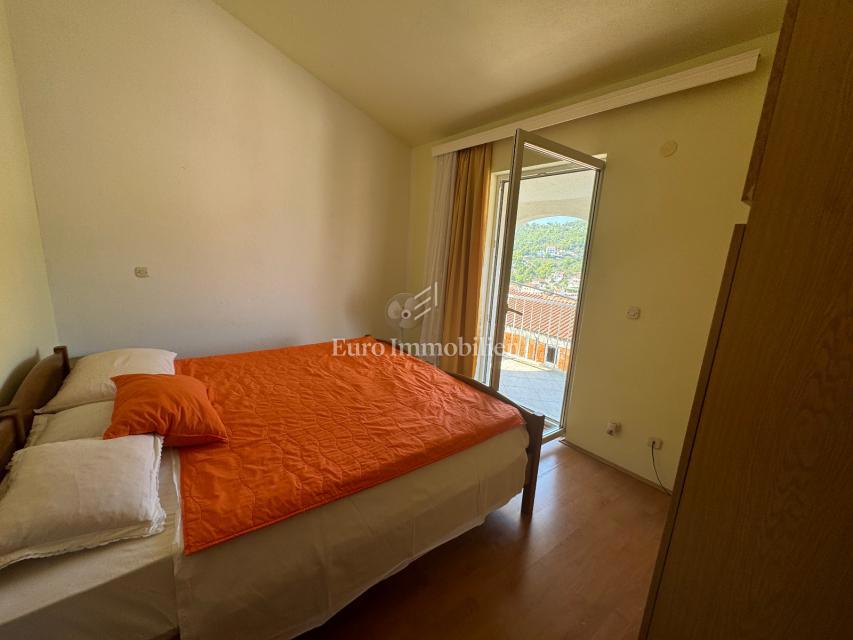 Šolta - casa con dependance