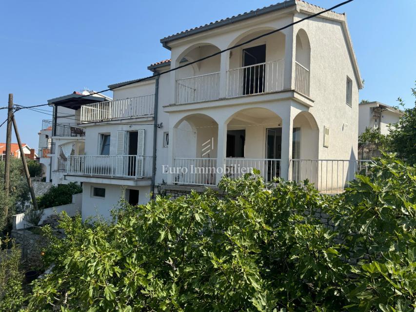 Šolta - casa con dependance