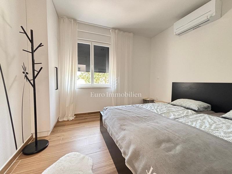 Isola di Pago, Novaglia – Appartamento duplex con cortile